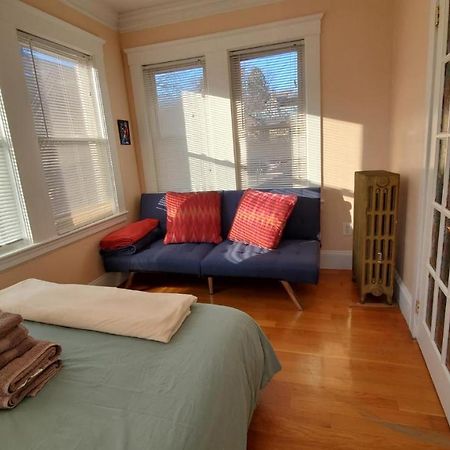 Near Train Station Gorgeous 3-Bedroom Apartment With Patios Boston Exterior foto