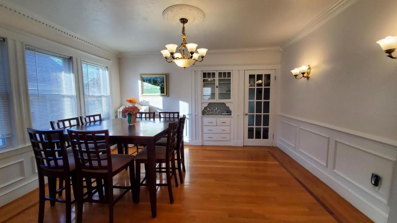 Near Train Station Gorgeous 3-Bedroom Apartment With Patios Boston Exterior foto