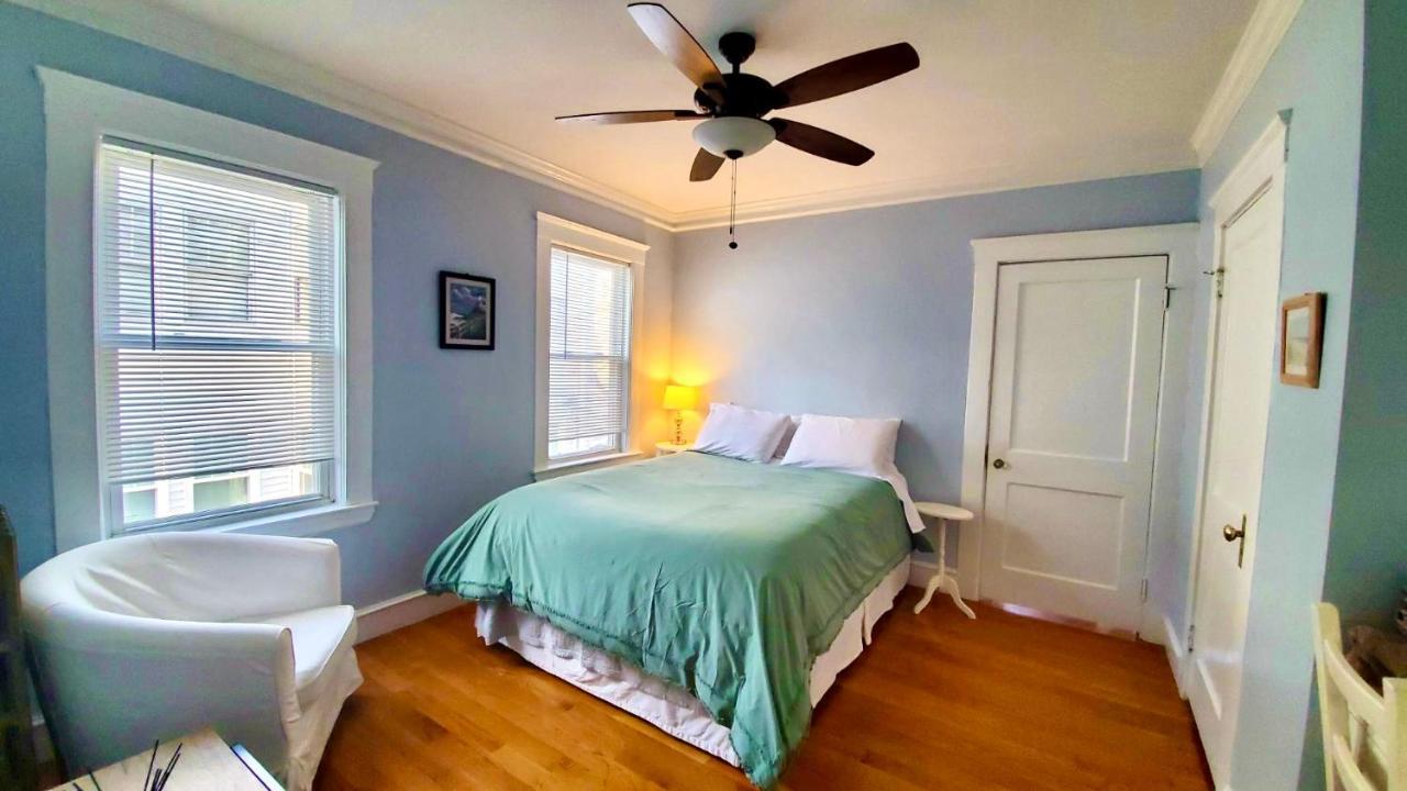Near Train Station Gorgeous 3-Bedroom Apartment With Patios Boston Exterior foto